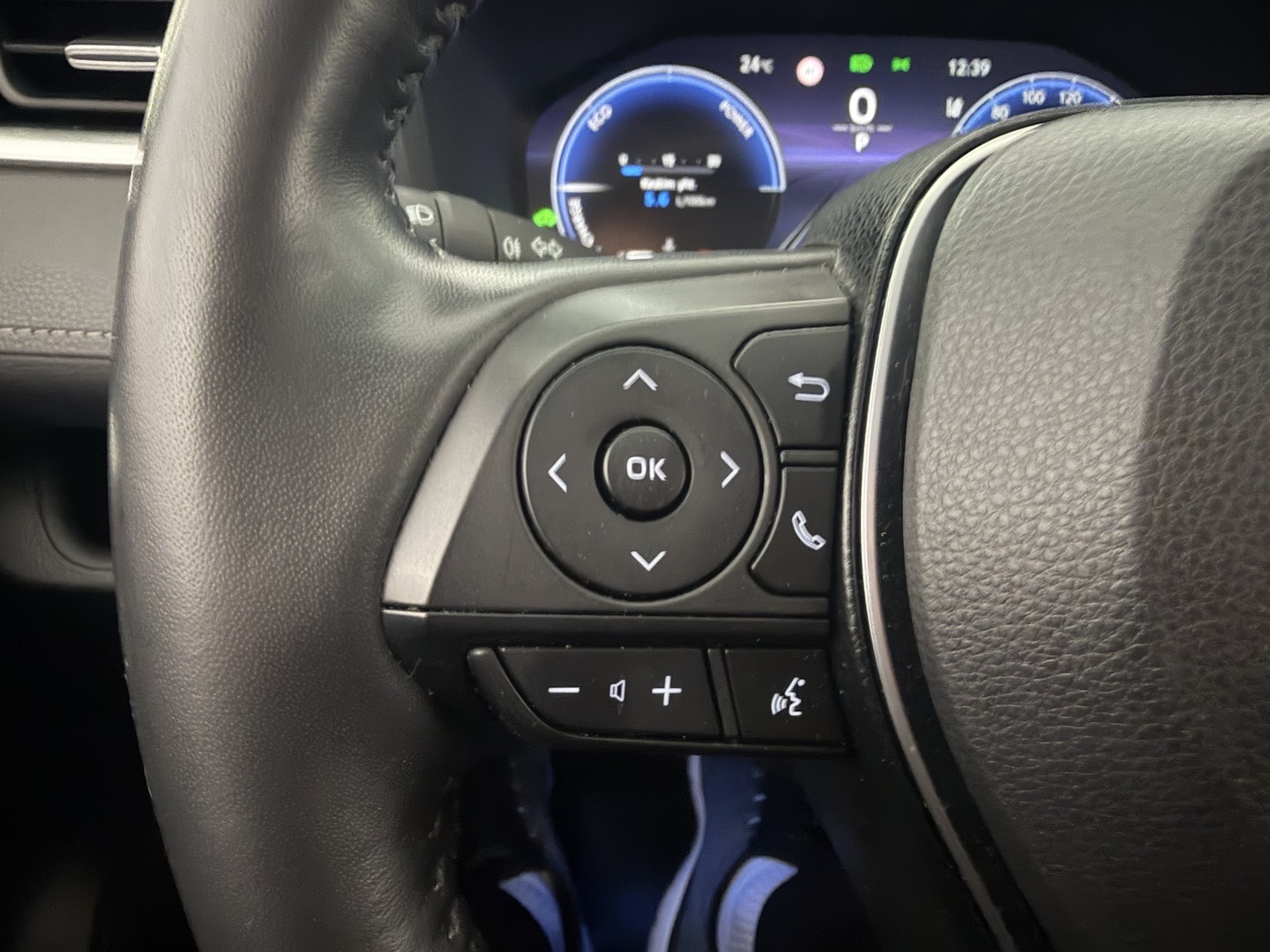 TOYOTA RAV4 2023