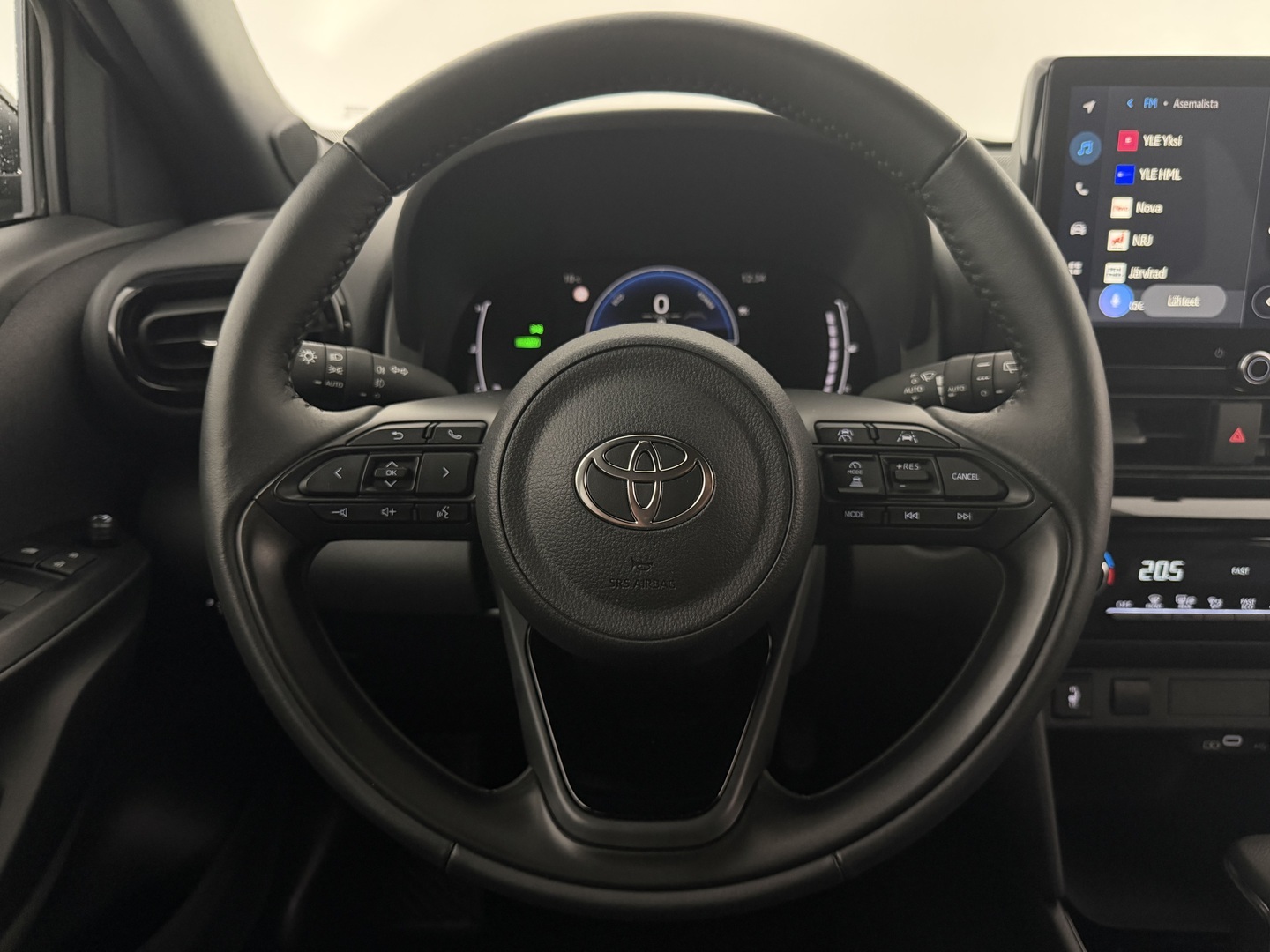 TOYOTA Yaris Cross 2025