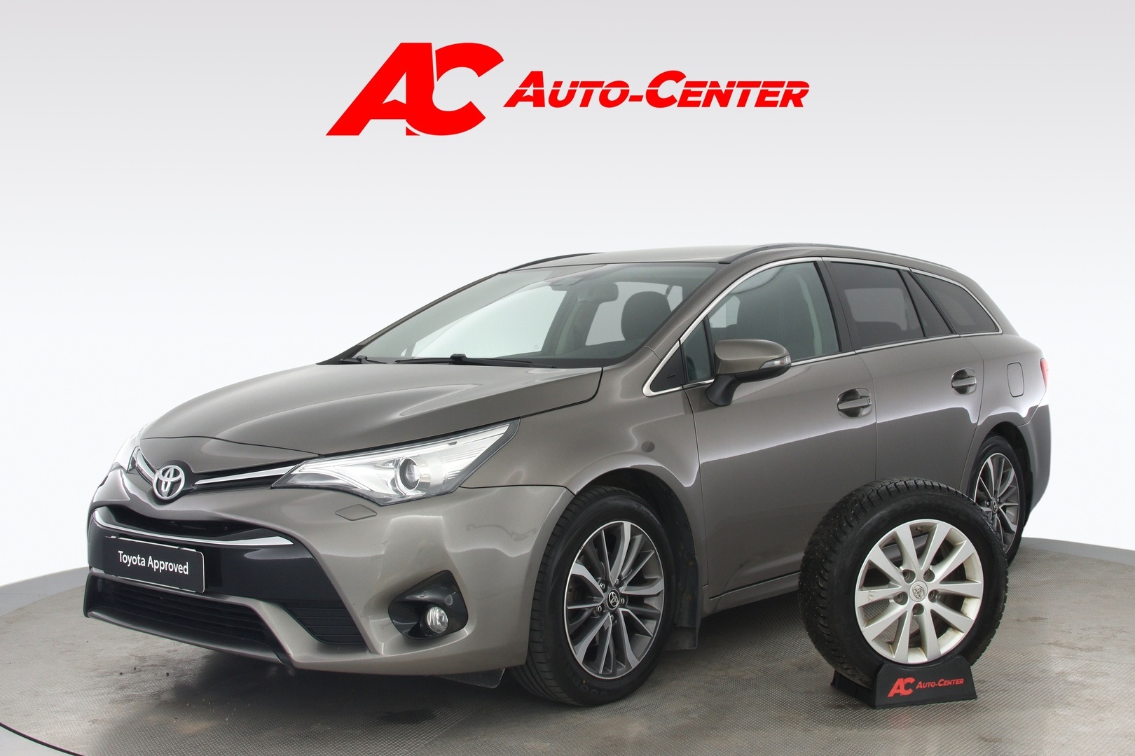 TOYOTA Avensis 2016
