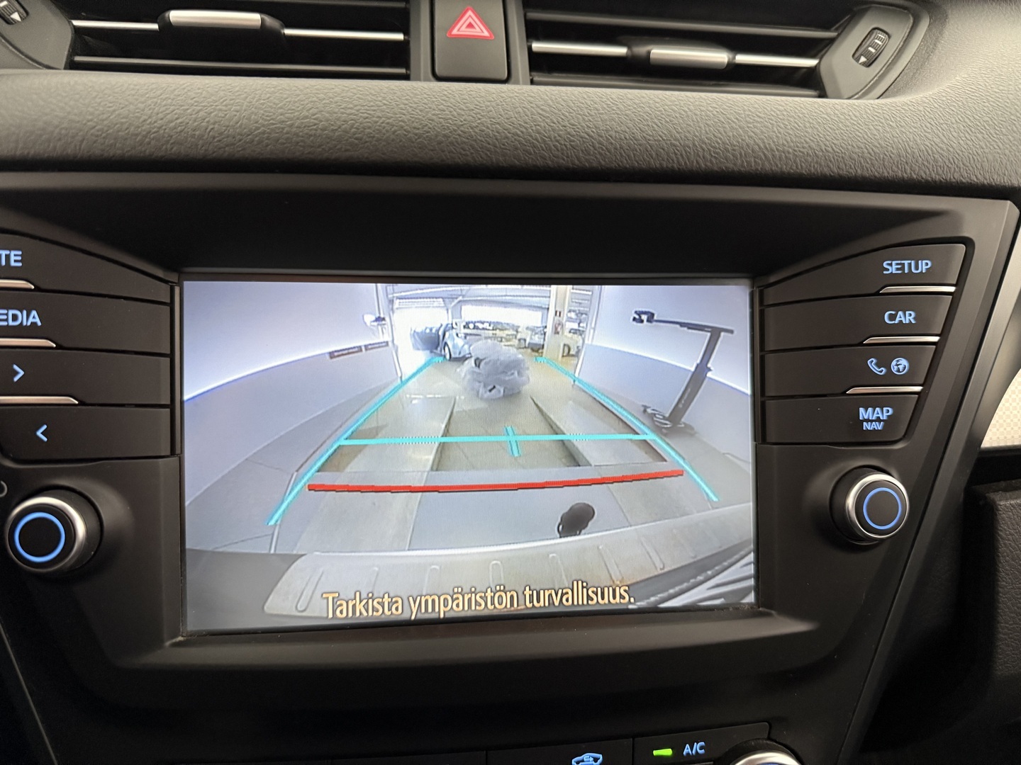 TOYOTA Avensis 2016
