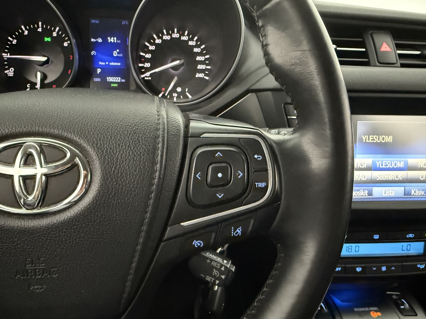 TOYOTA Avensis 2016