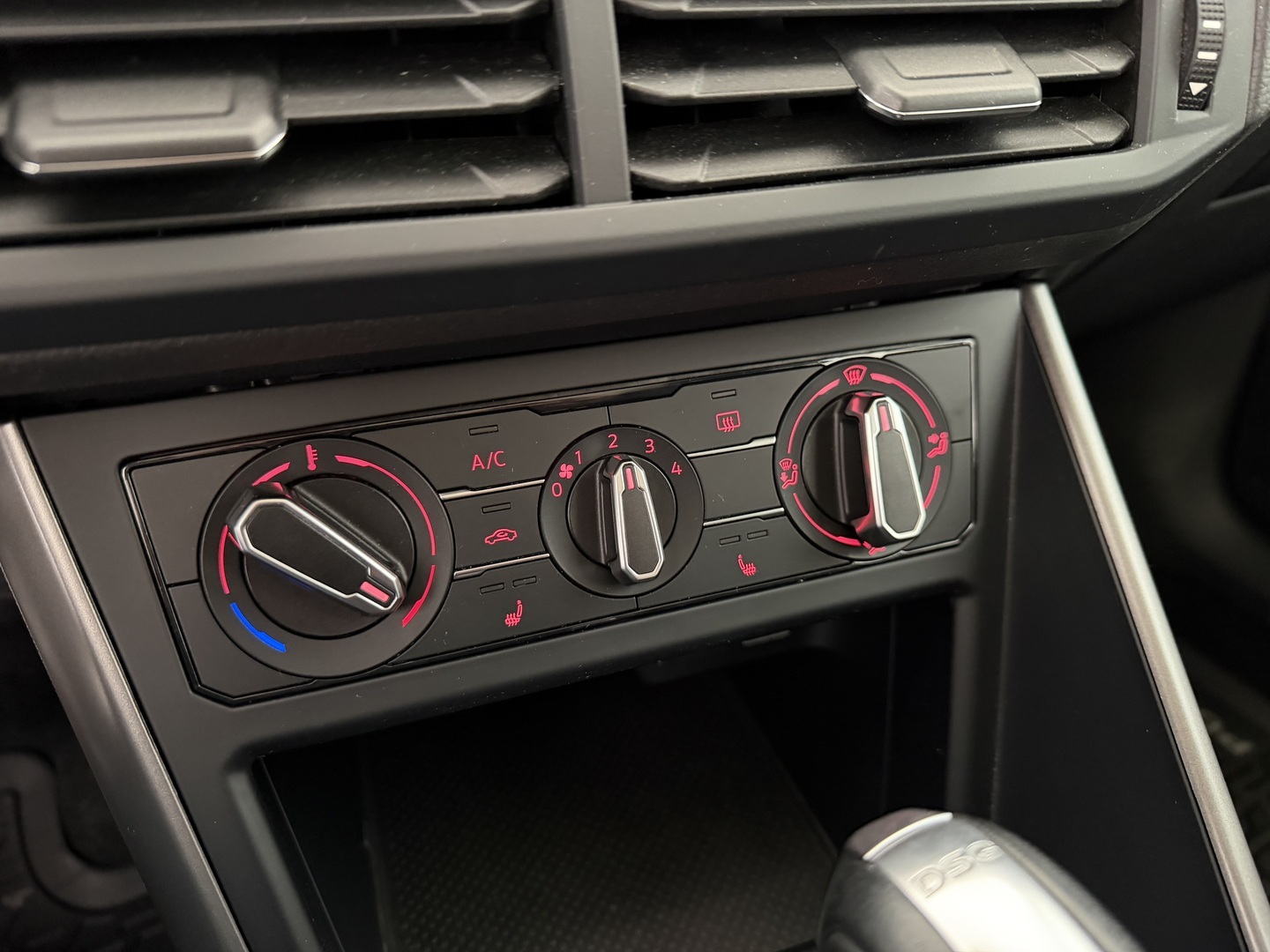 VOLKSWAGEN Polo 2020