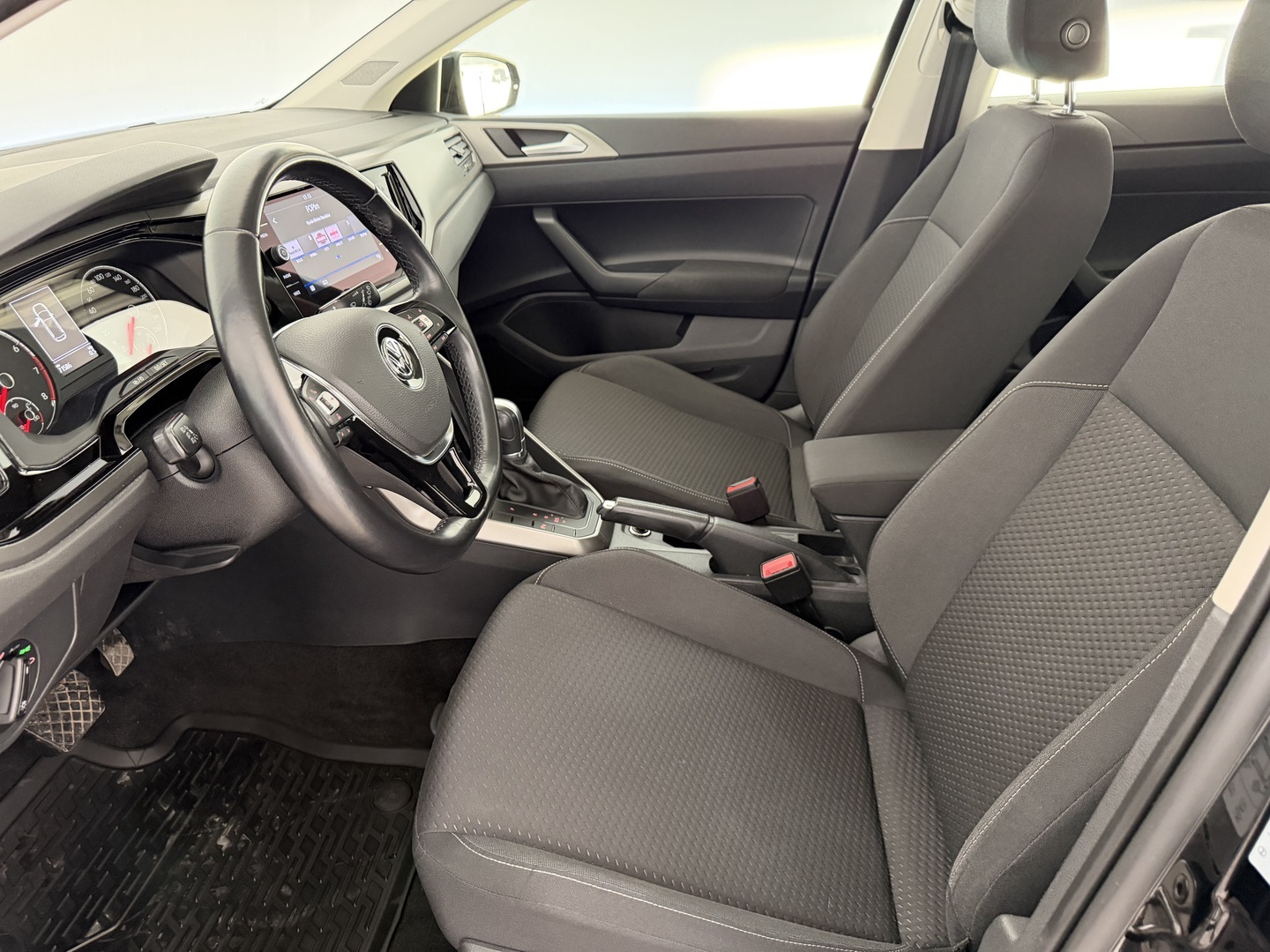 VOLKSWAGEN Polo 2020