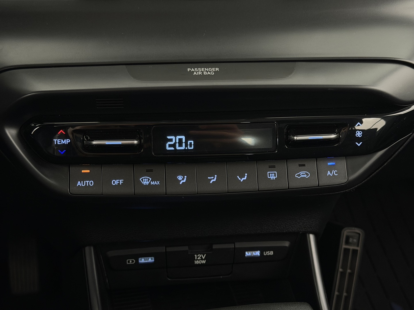 HYUNDAI i20 Hatchback 2021