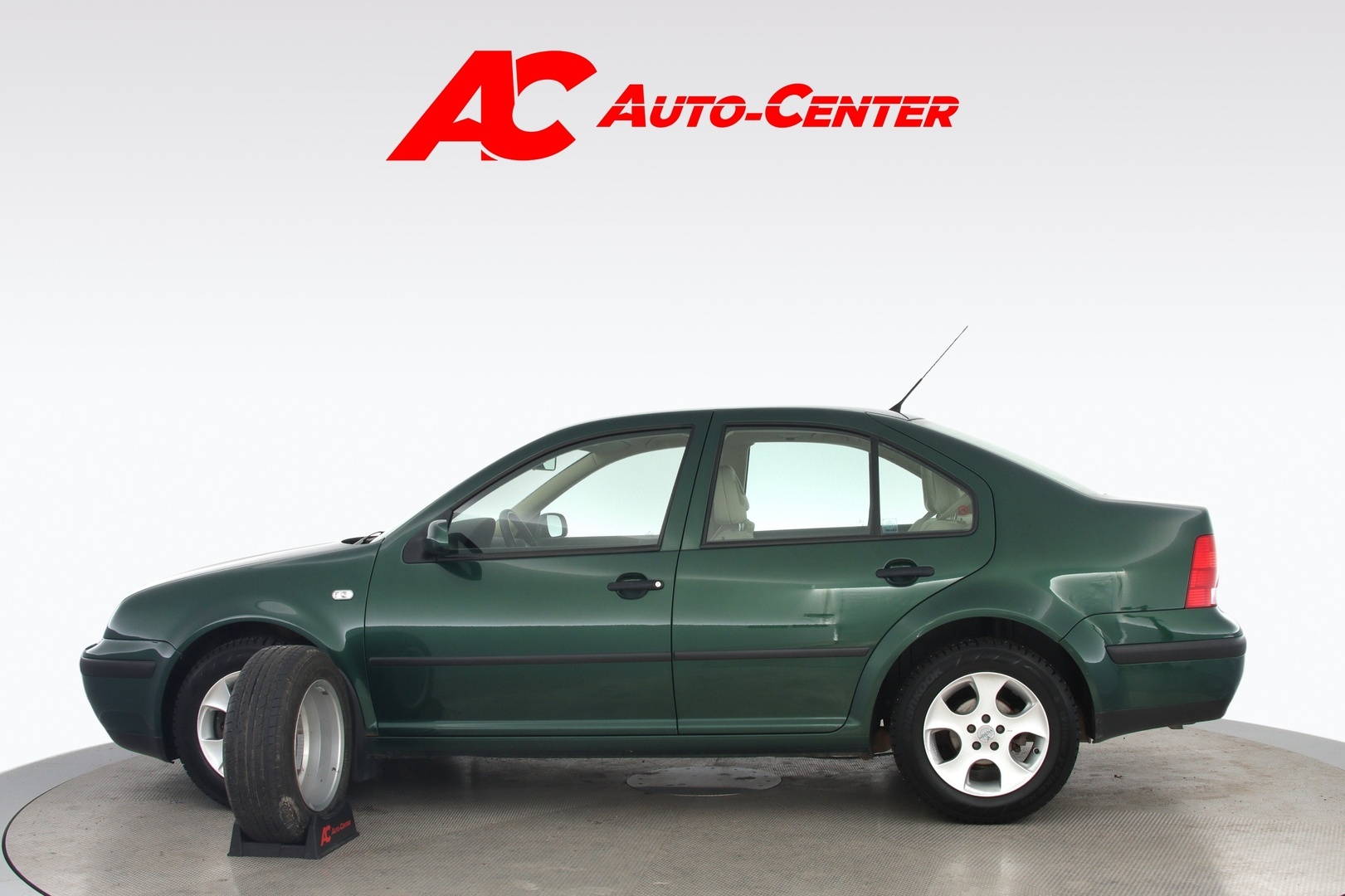 VOLKSWAGEN Bora 2002