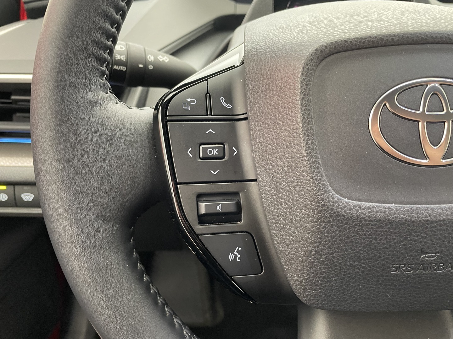 TOYOTA Prius Plug-in 2023