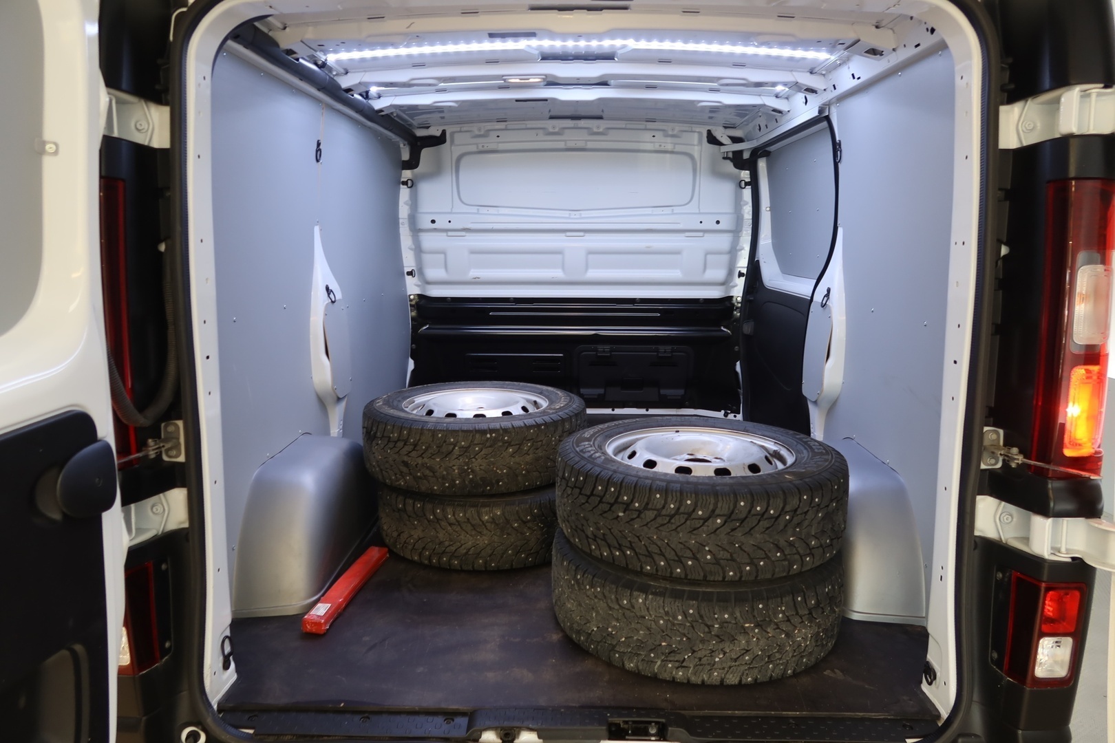 NISSAN Primastar 2023