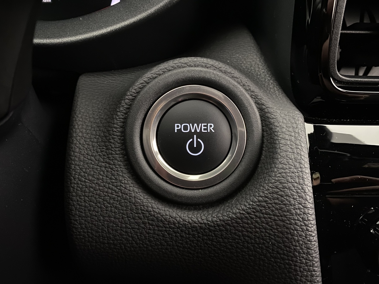 TOYOTA Yaris Cross 2025