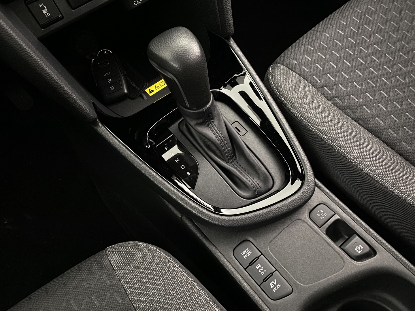 TOYOTA Yaris Cross 2025