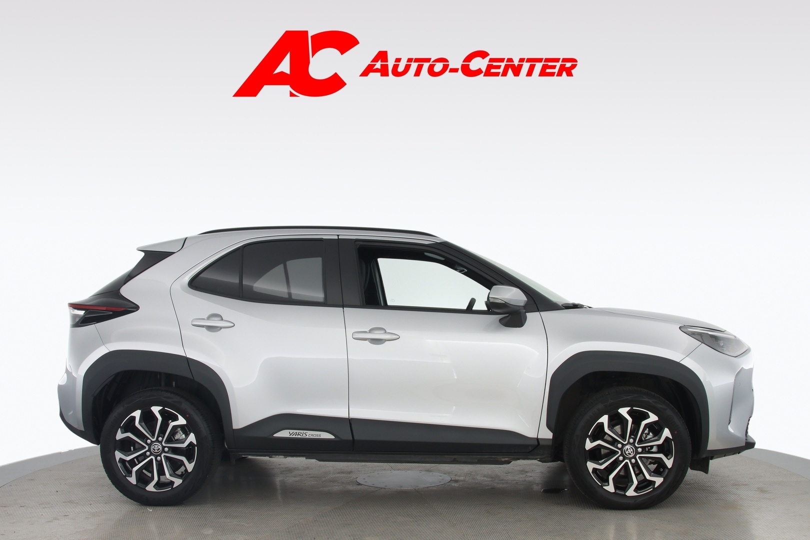 TOYOTA Yaris Cross 2025