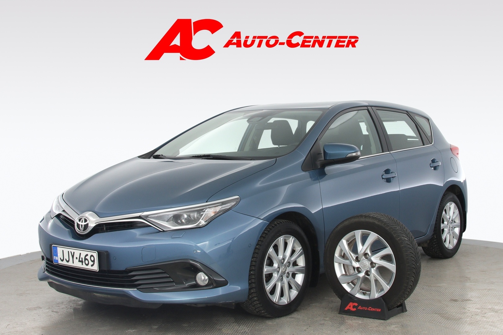 TOYOTA Auris 2016