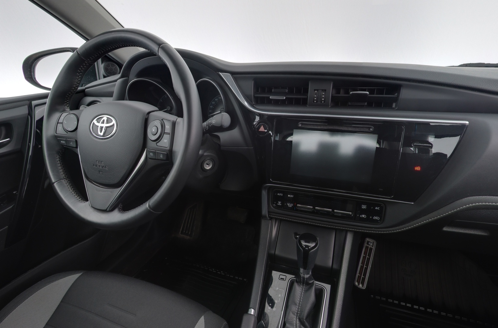 TOYOTA Auris 2016