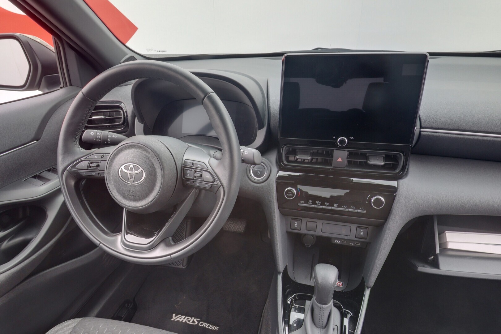 TOYOTA Yaris Cross 2024