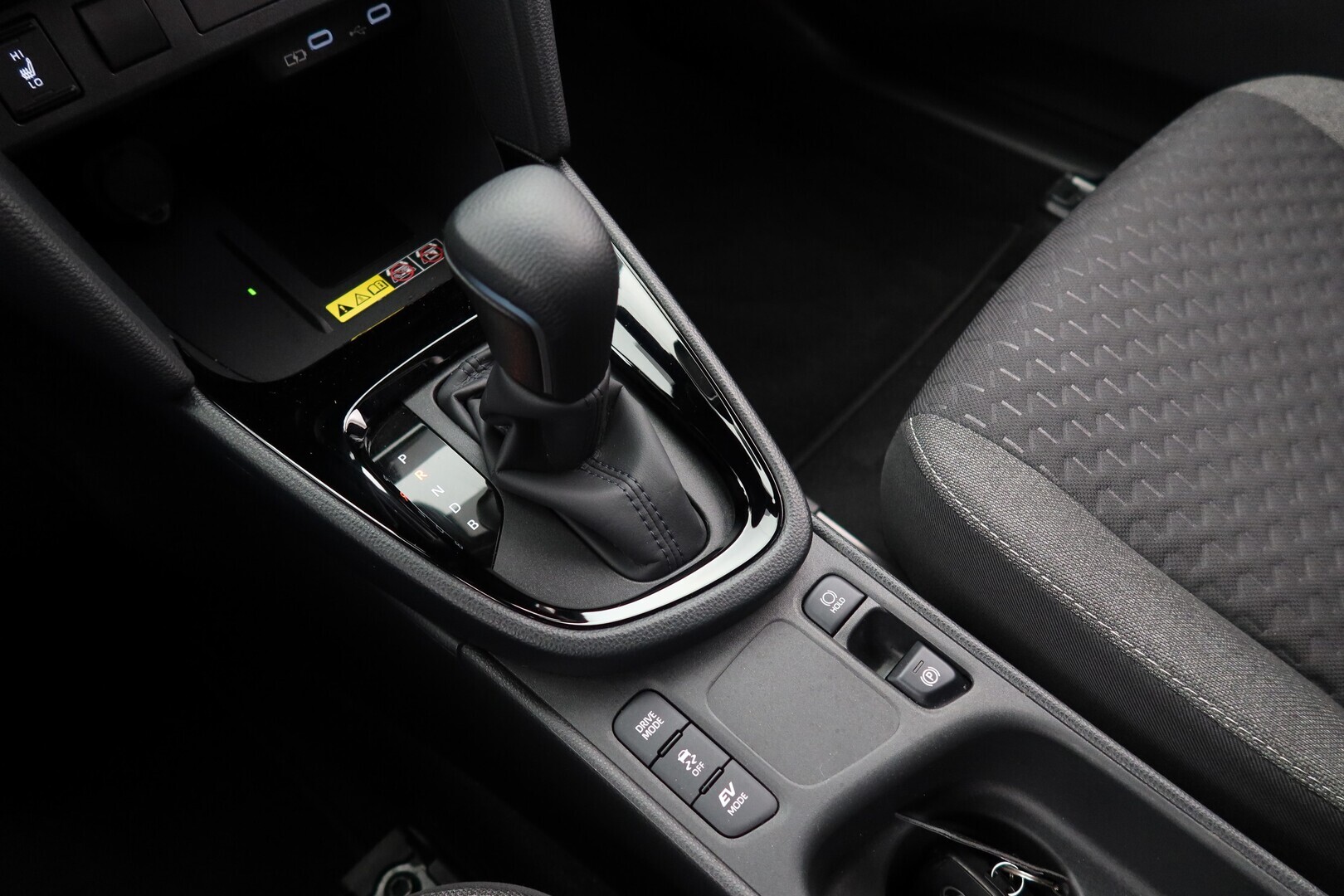 TOYOTA Yaris Cross 2024