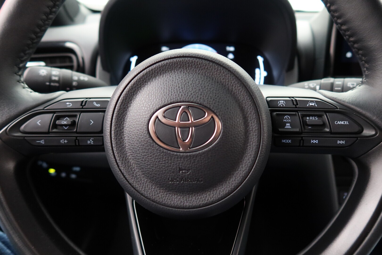 TOYOTA Yaris Cross 2024