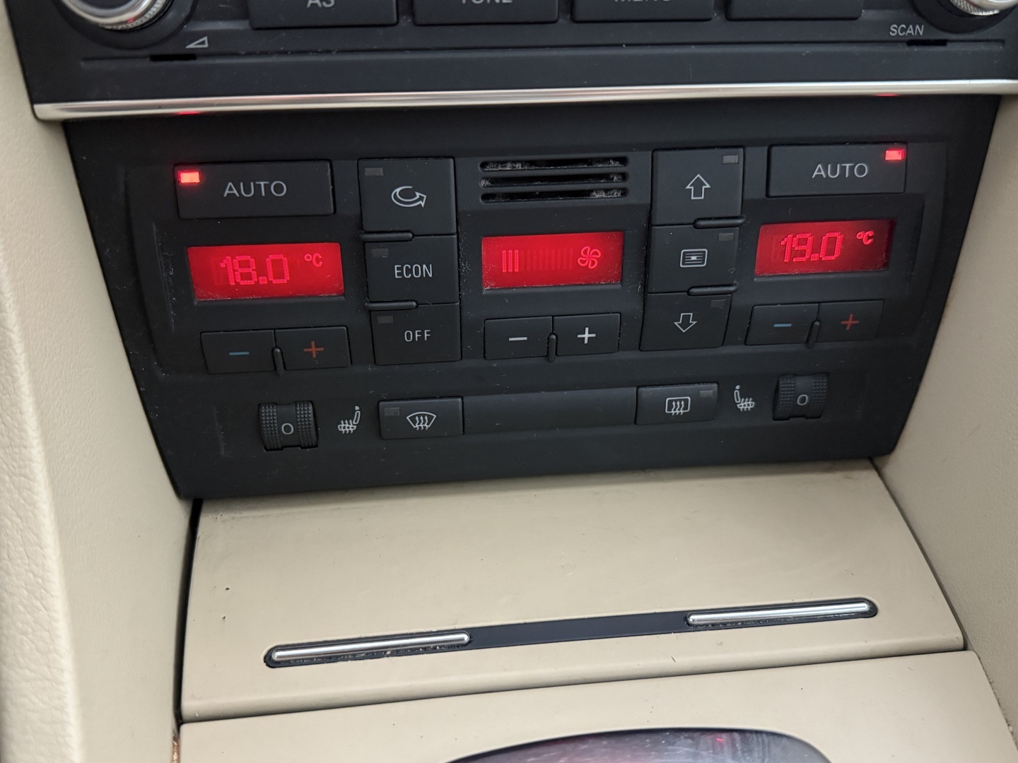 AUDI A4 2006