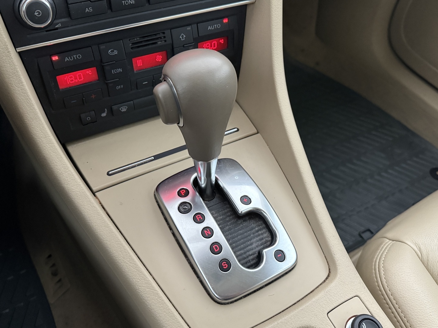 AUDI A4 2006