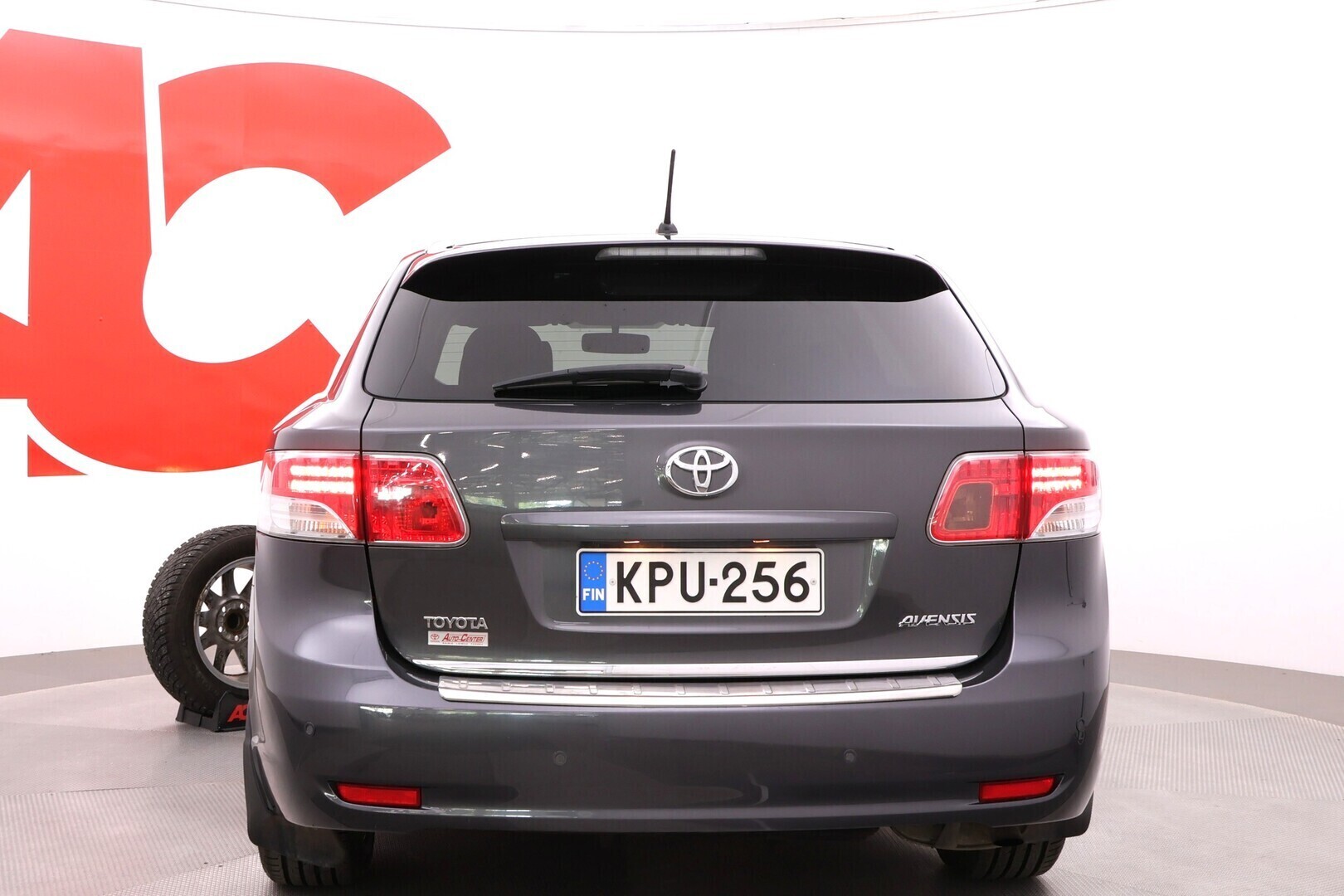 TOYOTA Avensis 2011