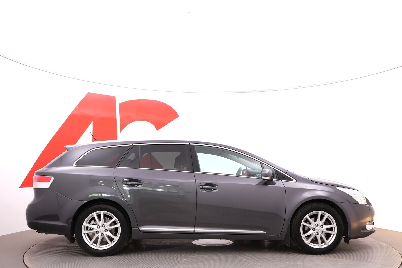 TOYOTA Avensis 2011