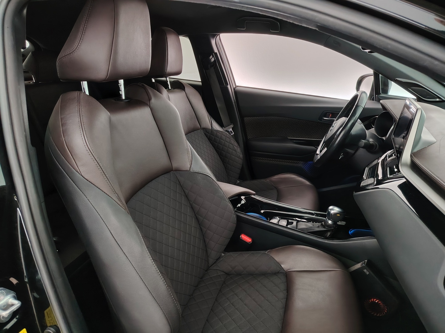 TOYOTA C-HR 2017