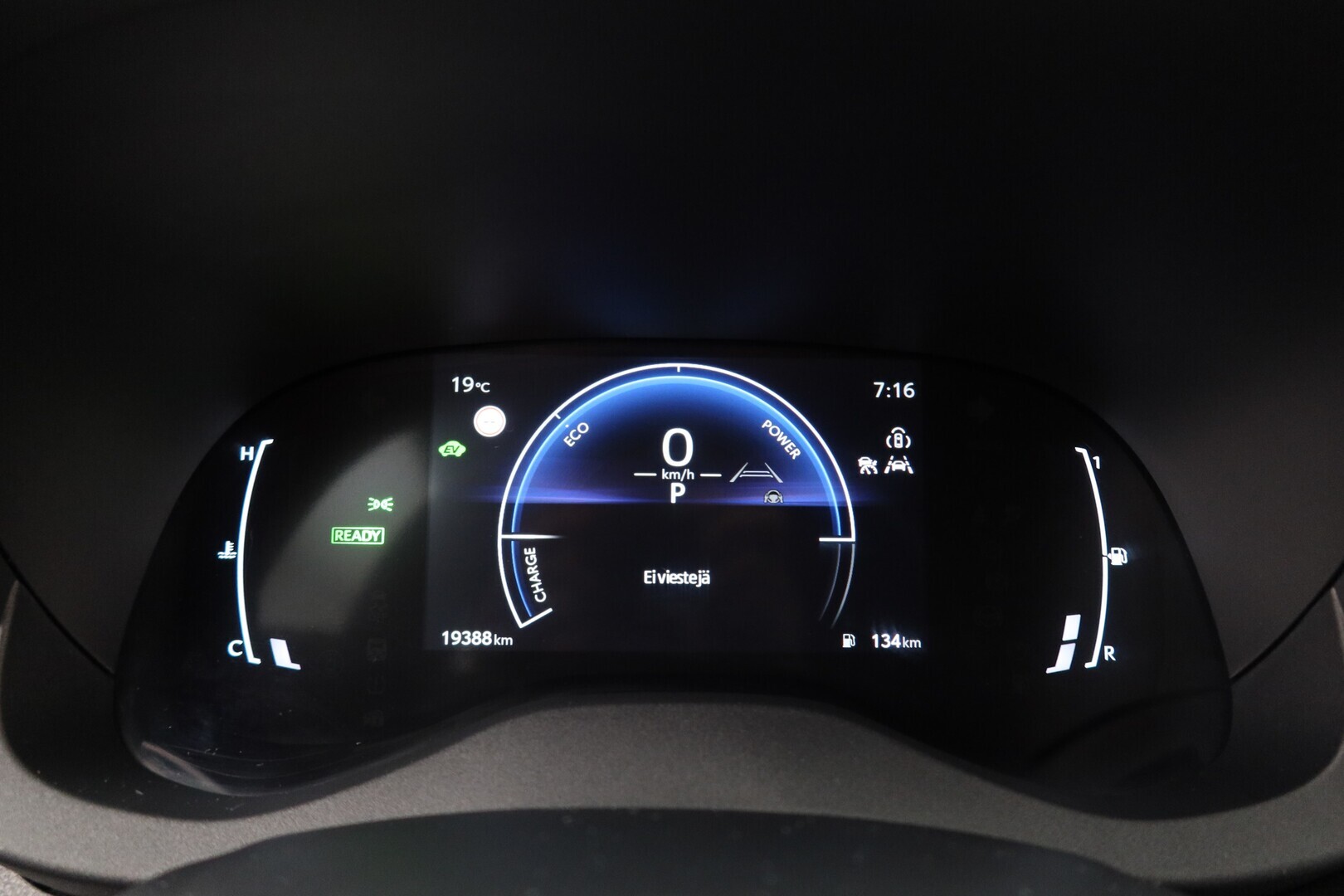 TOYOTA Yaris Cross 2024