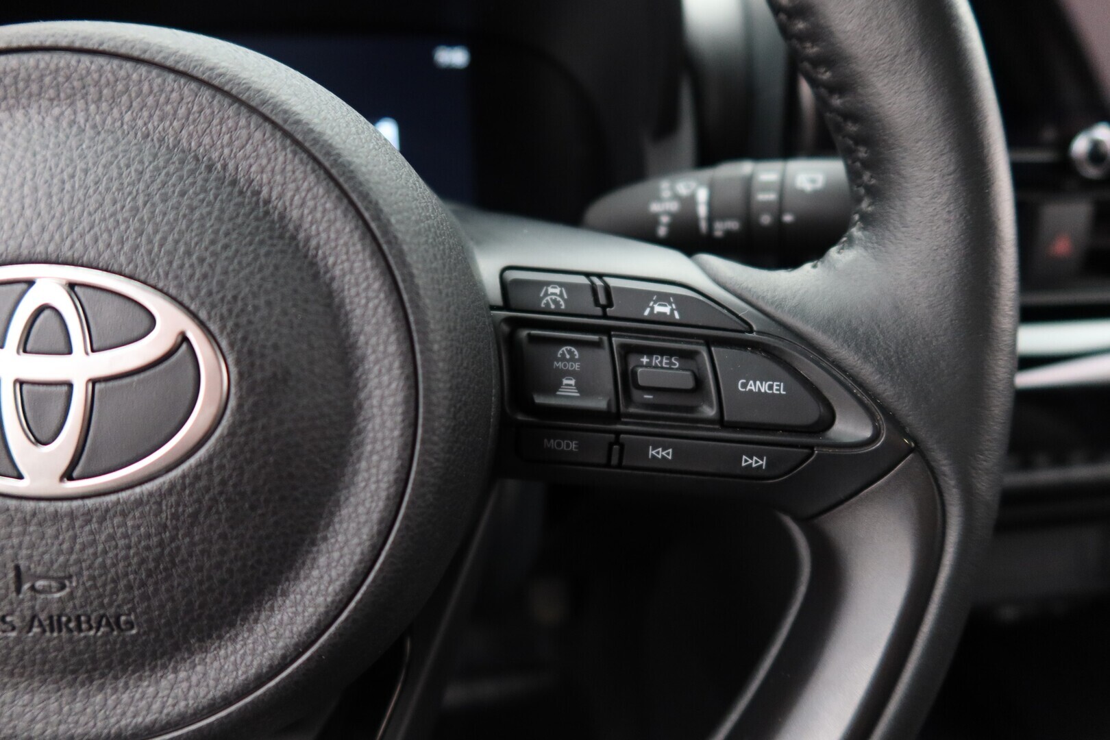 TOYOTA Yaris Cross 2024