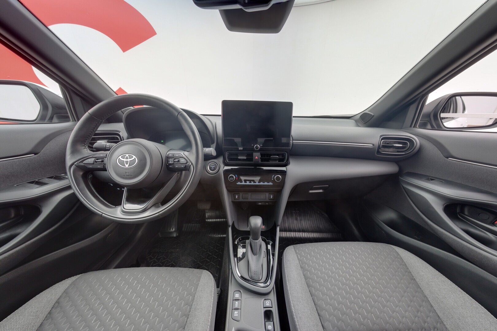 TOYOTA Yaris Cross 2024