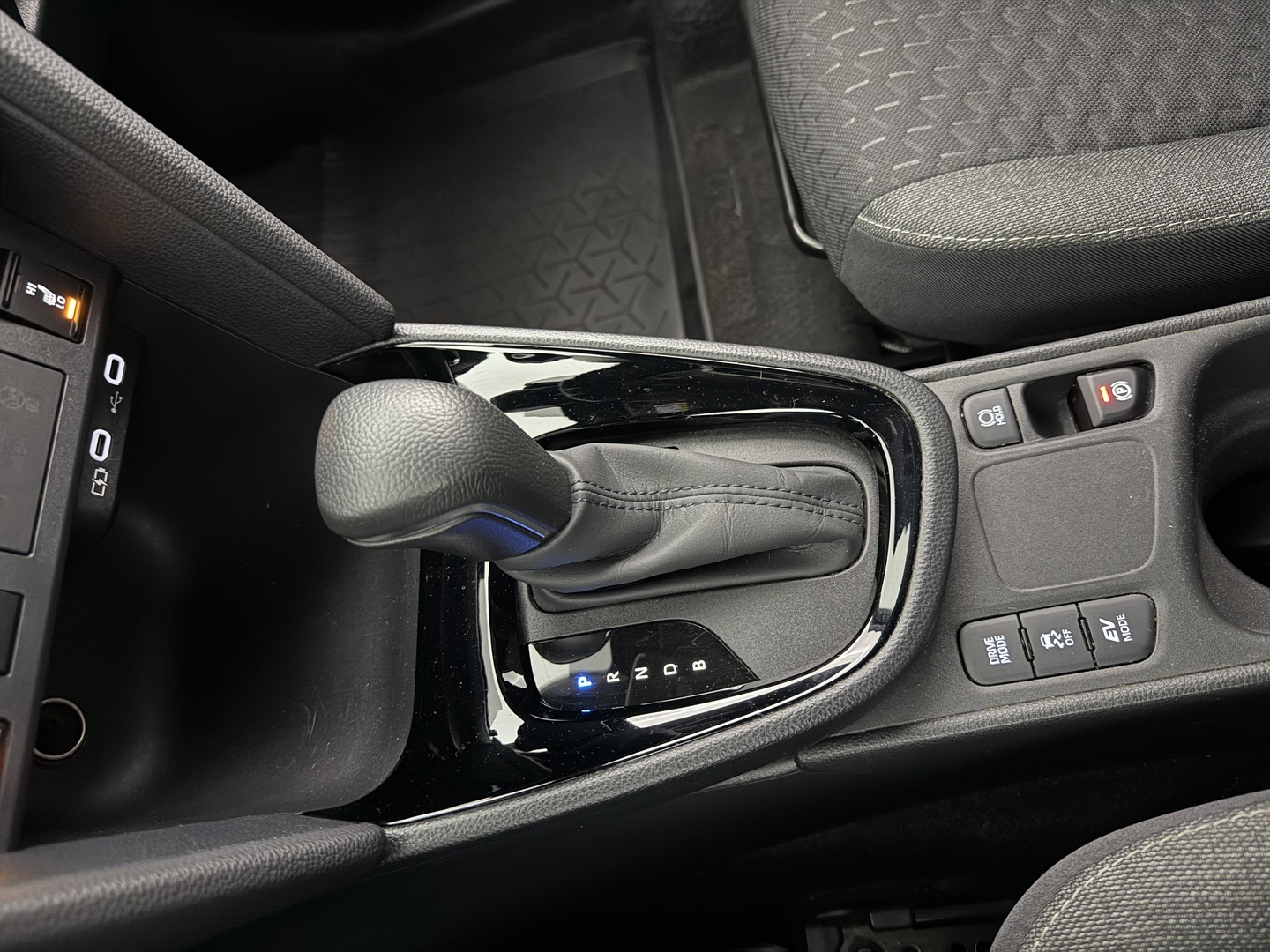 TOYOTA Yaris Cross 2024