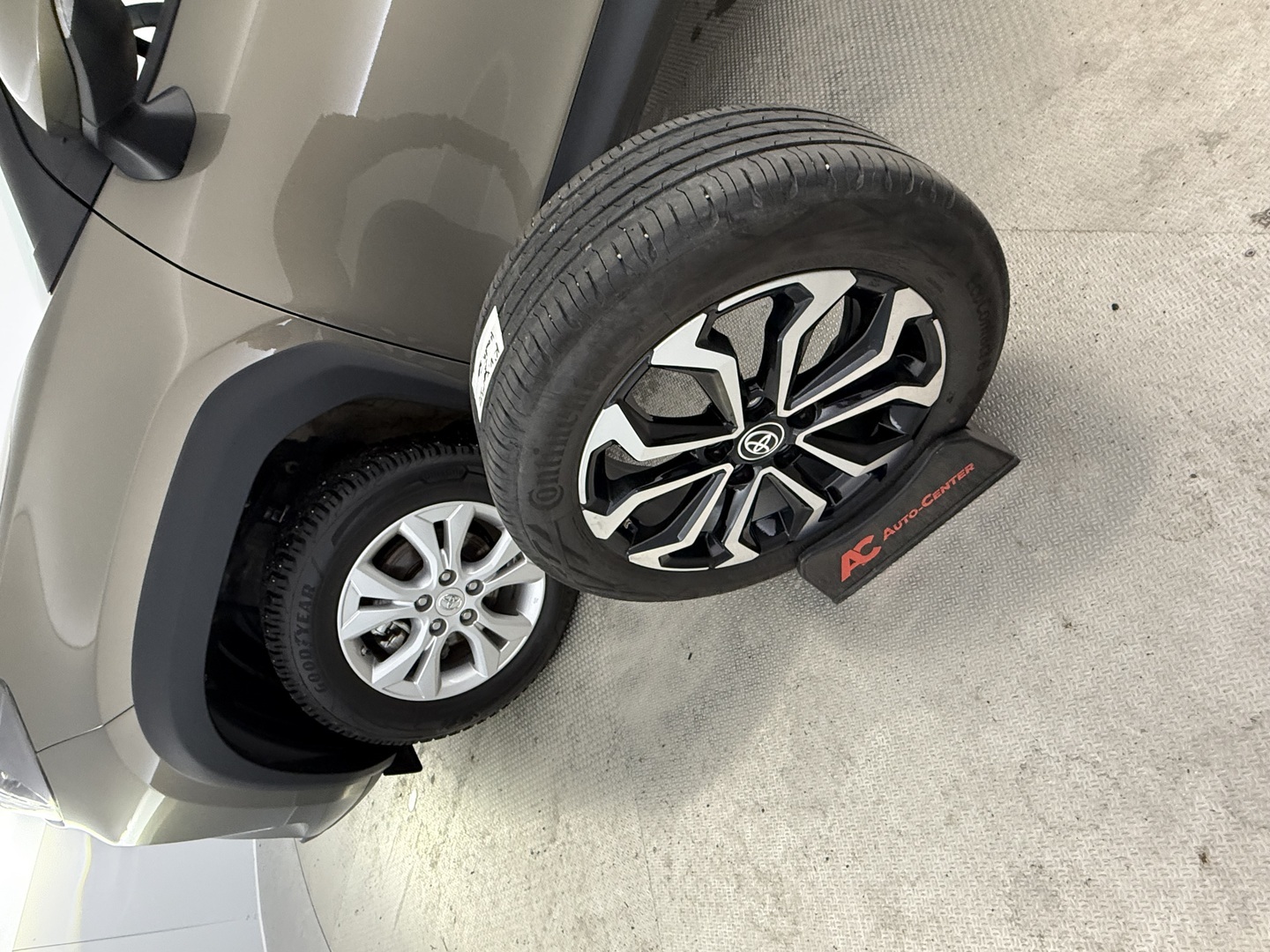 TOYOTA Yaris Cross 2024