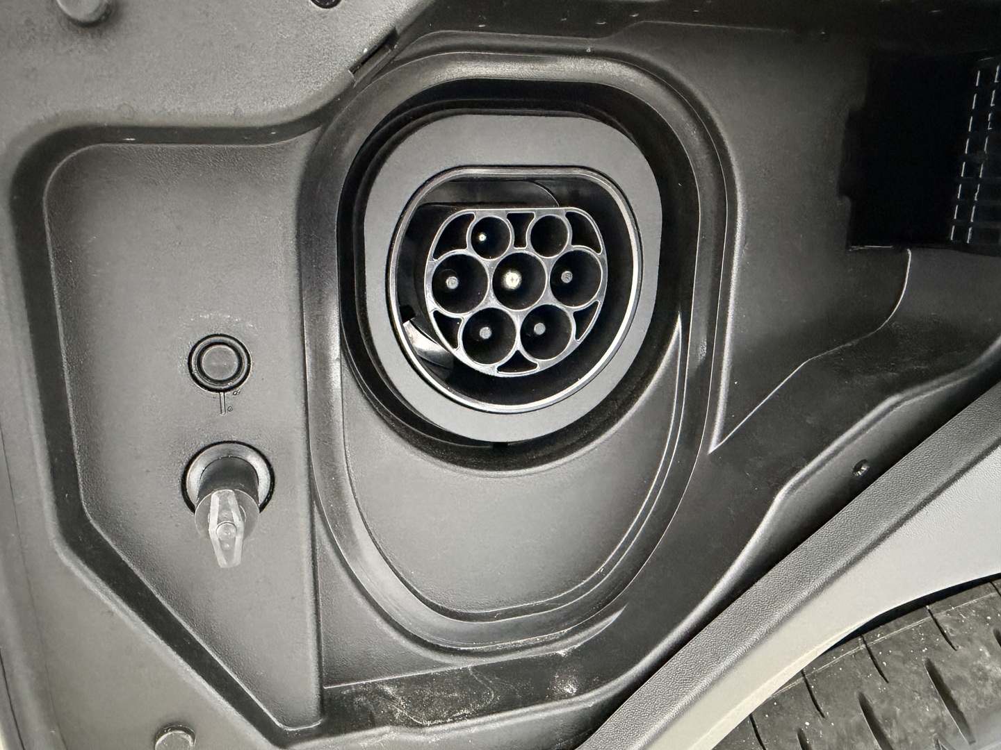 TOYOTA RAV4 2026