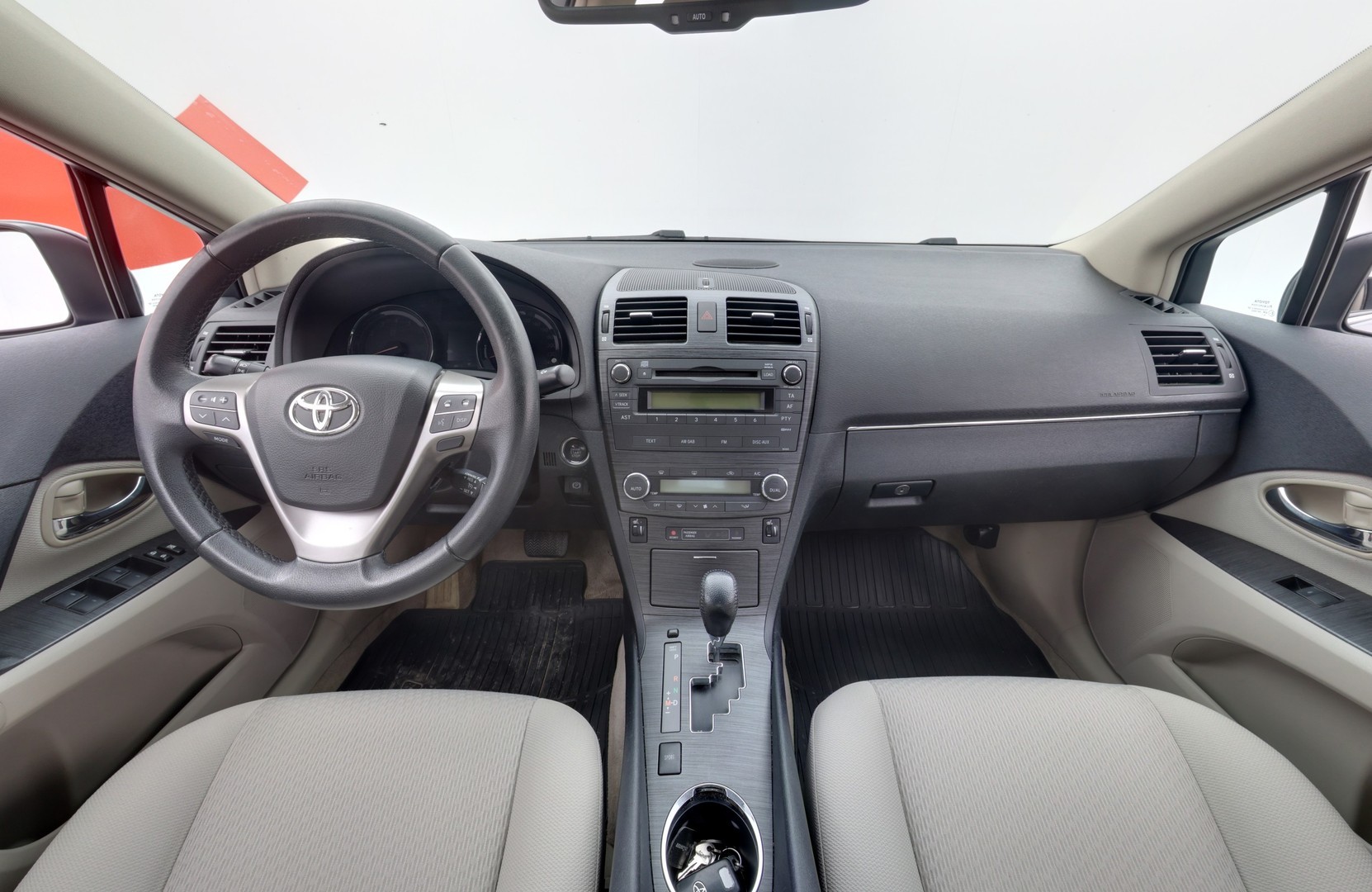 TOYOTA Avensis 2010