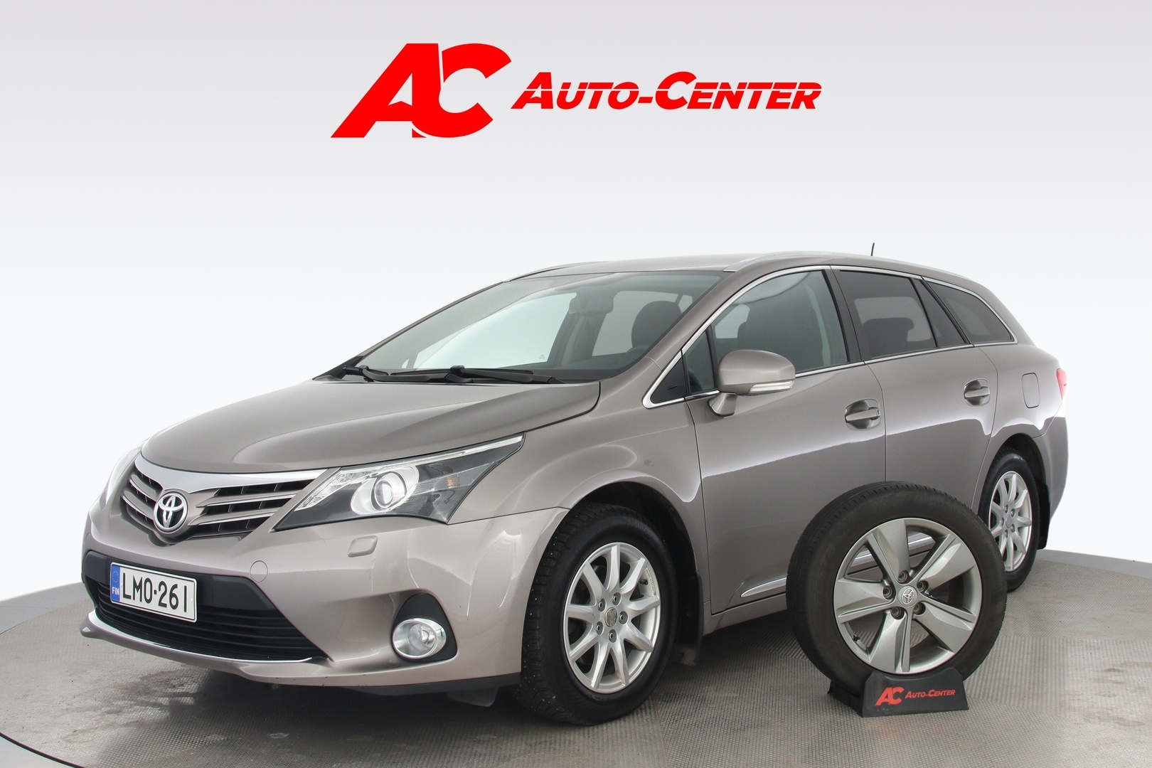 TOYOTA Avensis 2014