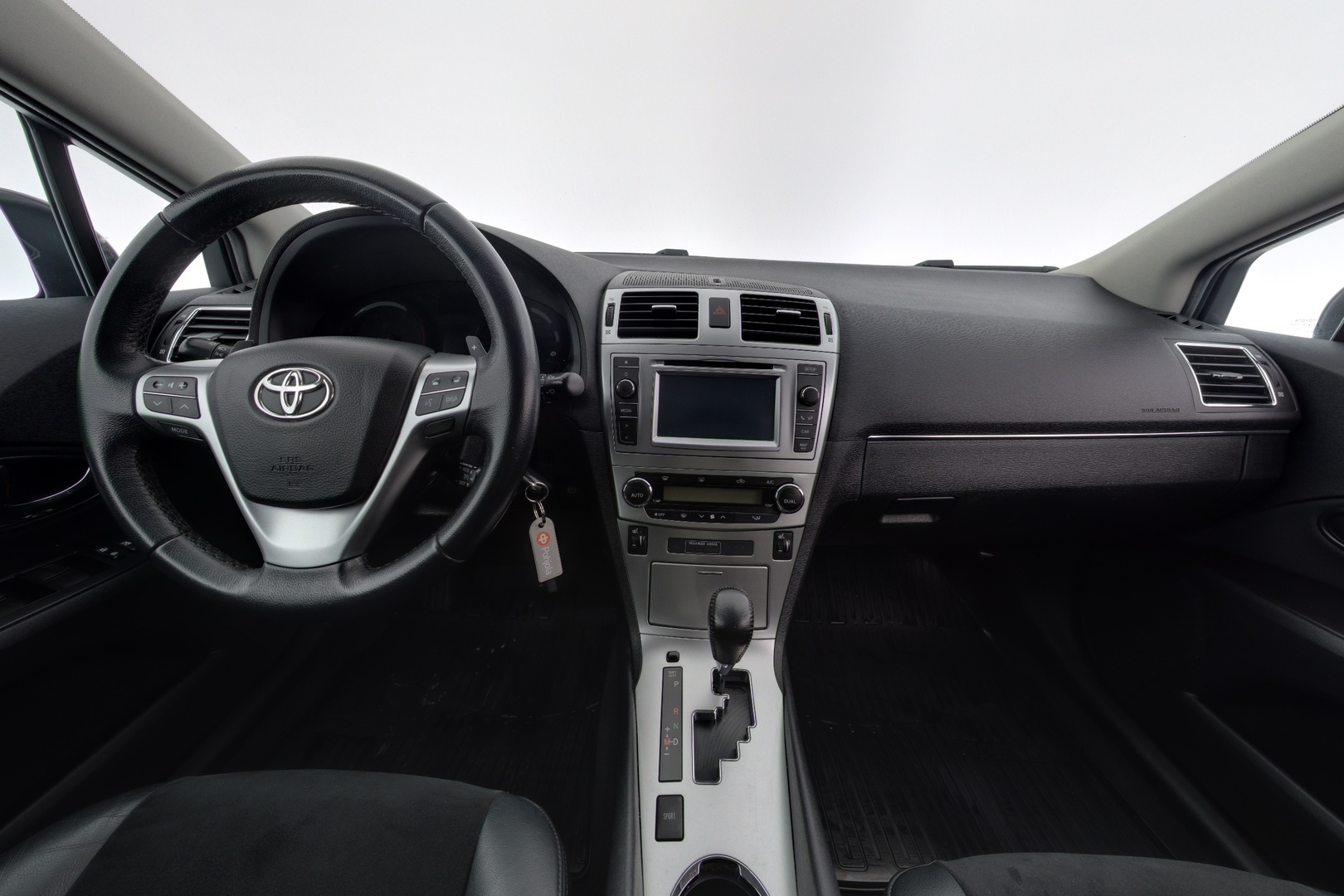 TOYOTA Avensis 2014