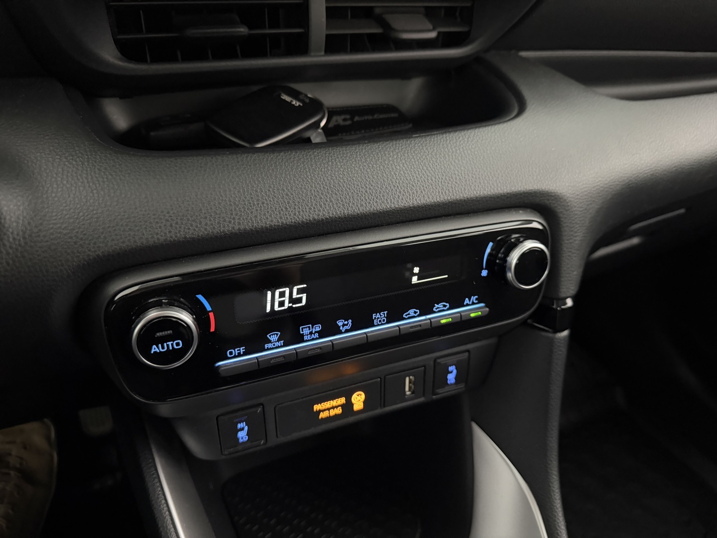 TOYOTA Yaris 2021