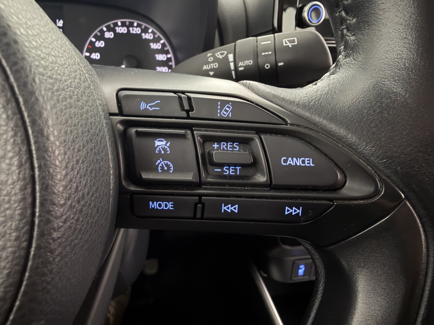 TOYOTA Yaris 2021