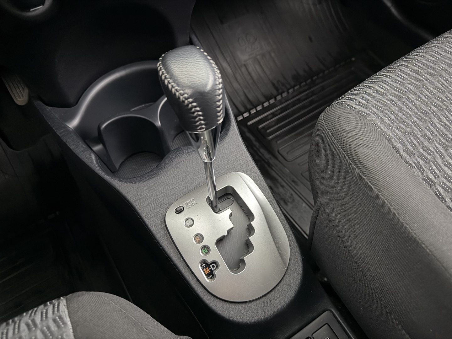 TOYOTA Yaris 2014