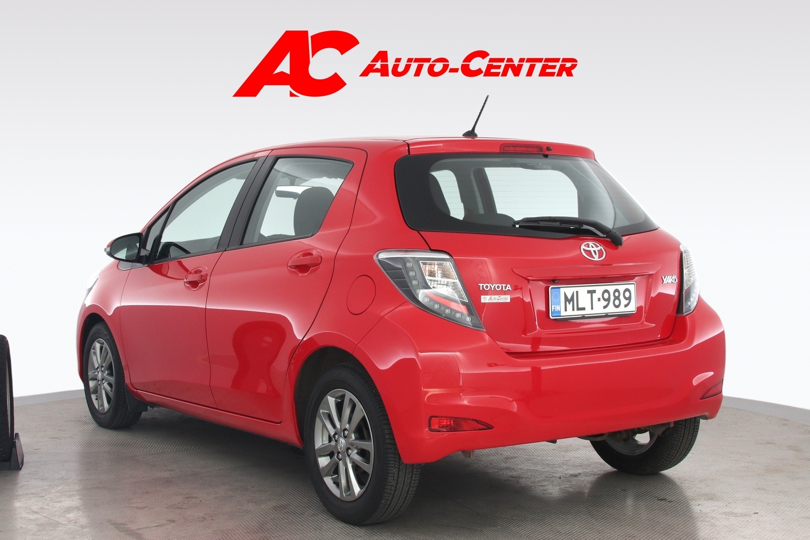 TOYOTA Yaris 2014