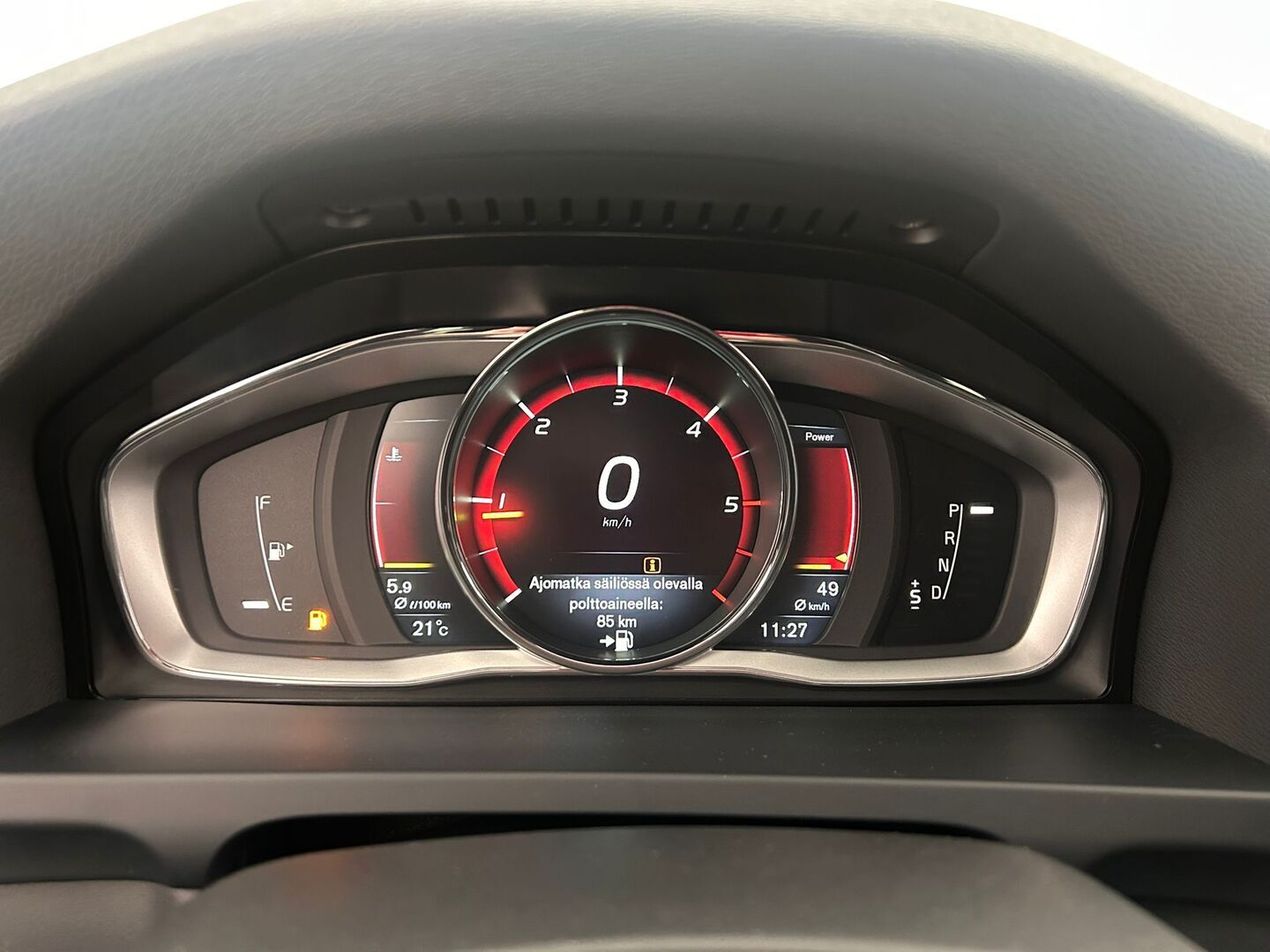 VOLVO V60 2015