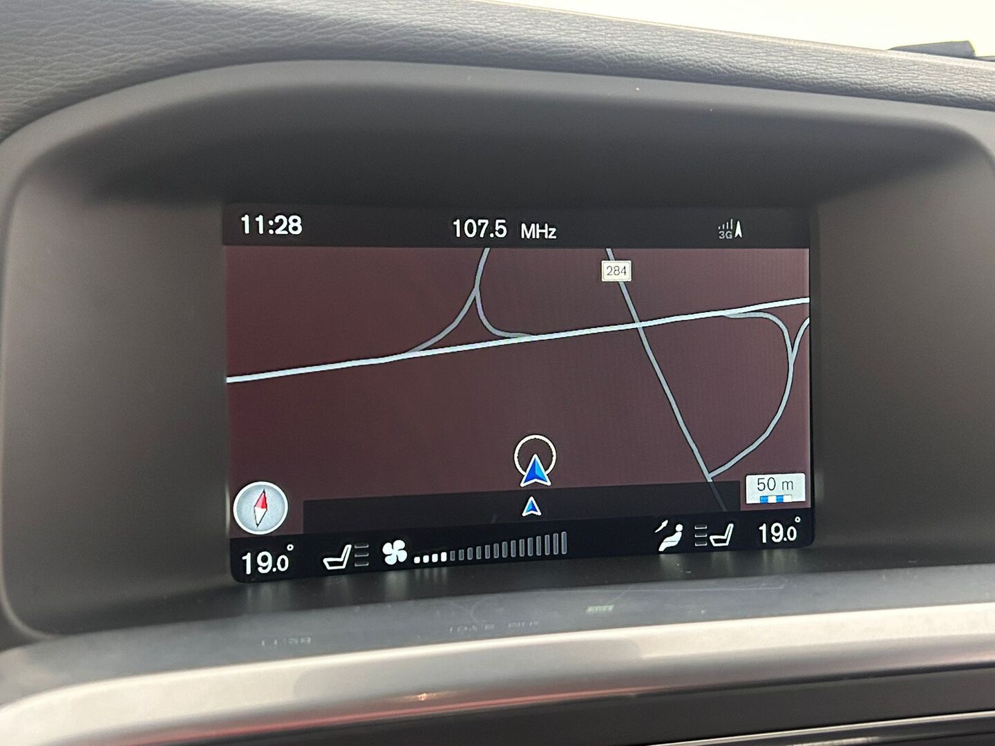 VOLVO V60 2015
