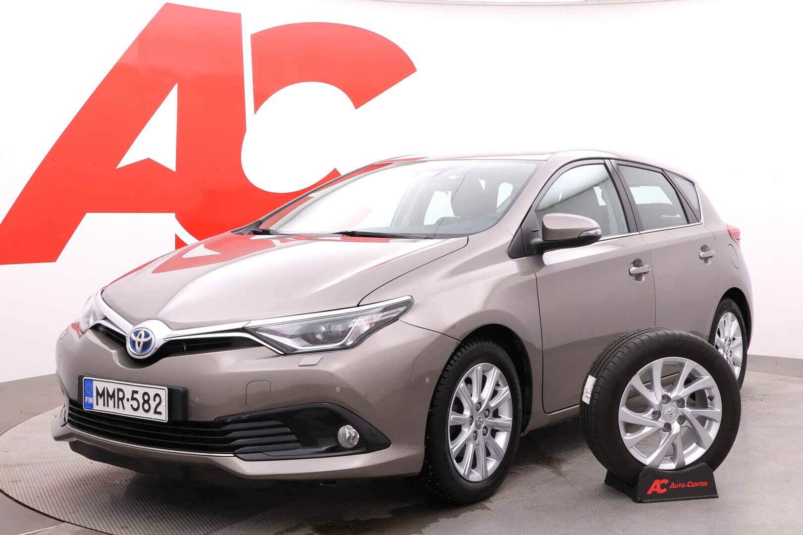 TOYOTA Auris 2016