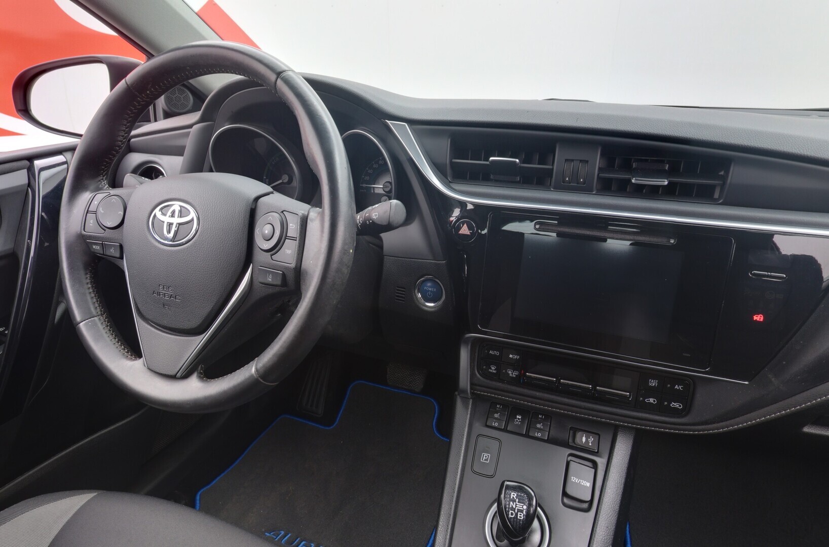 TOYOTA Auris 2016
