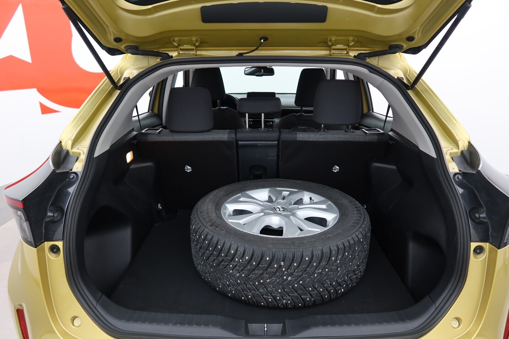 TOYOTA Yaris Cross 2023