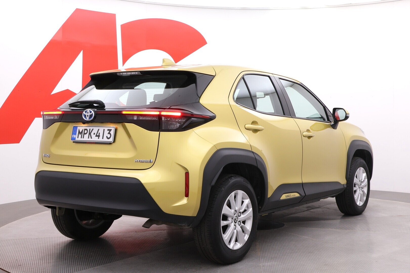 TOYOTA Yaris Cross 2023
