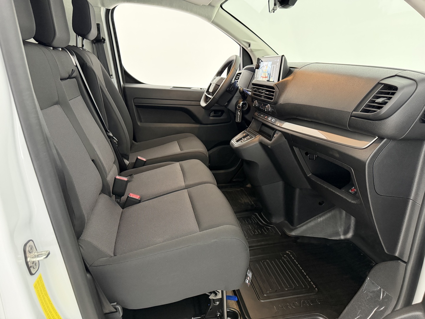 TOYOTA Proace 2025