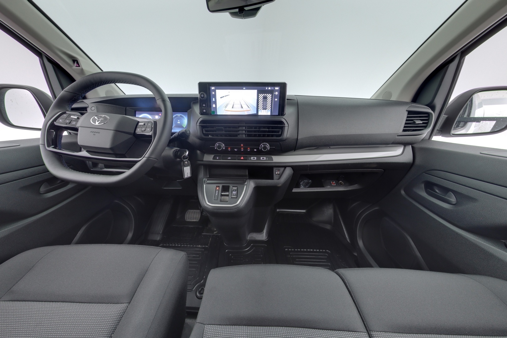TOYOTA Proace 2025