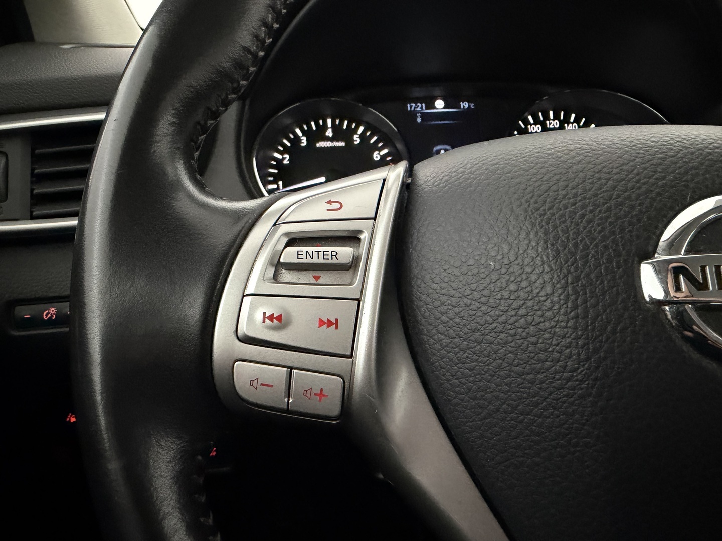 NISSAN Qashqai 2016