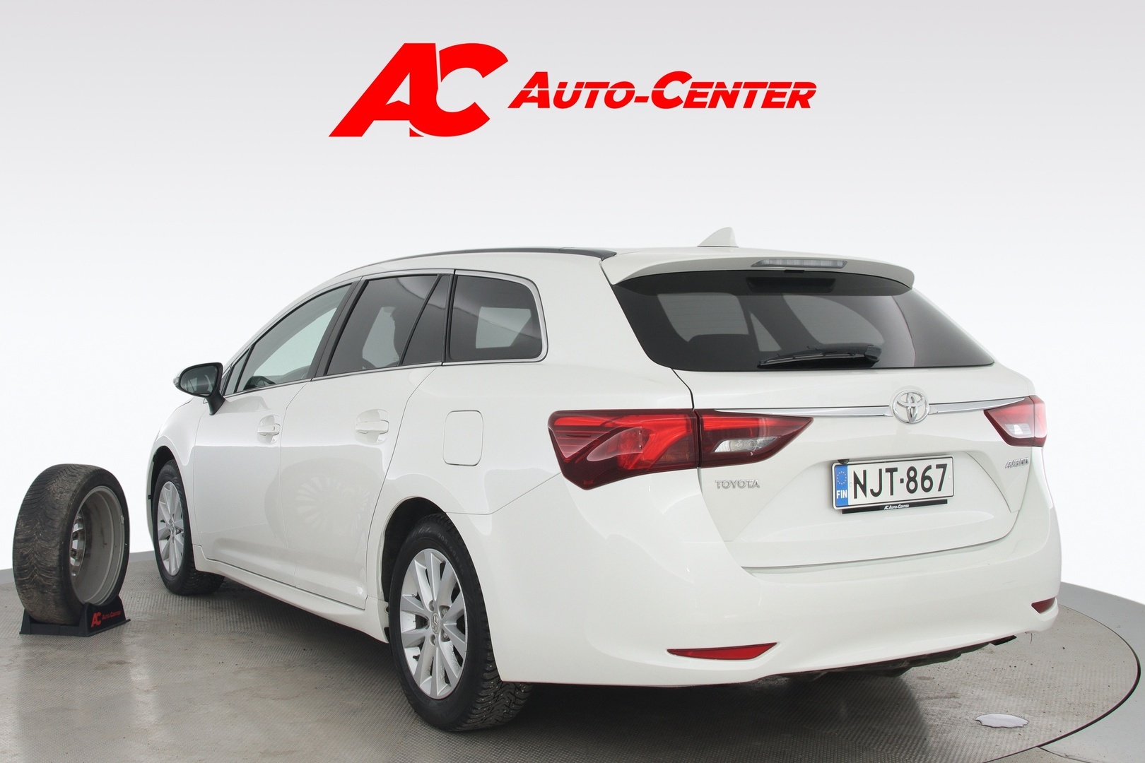 TOYOTA Avensis 2015