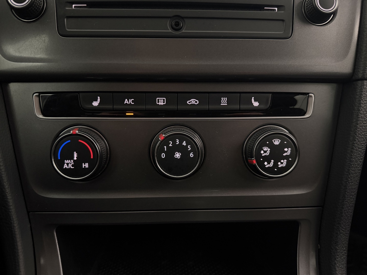 VOLKSWAGEN Golf 2015