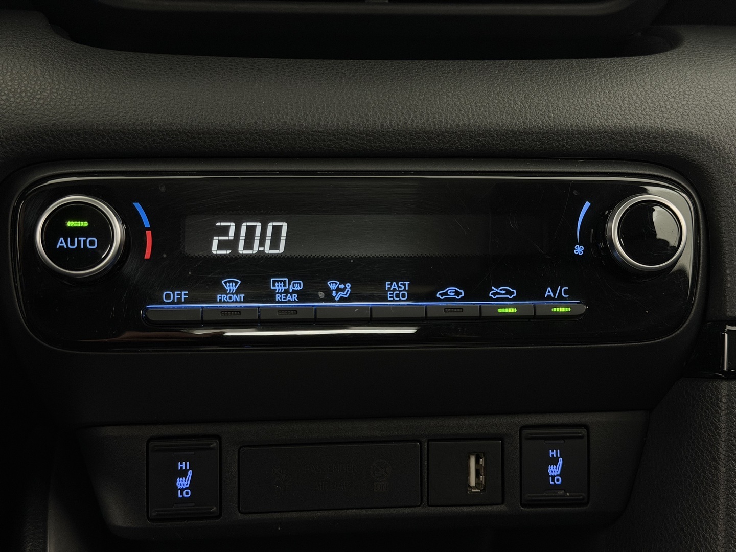 TOYOTA Yaris 2020
