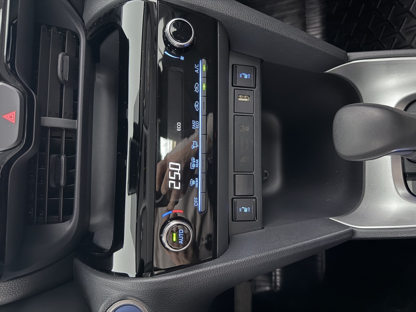 TOYOTA Yaris Cross 2024